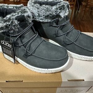 New Sz 8 Hey Dudes Eloise